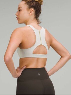 Lululemon Tough Train High-Neck Bra *Medium Support, C/D Cup